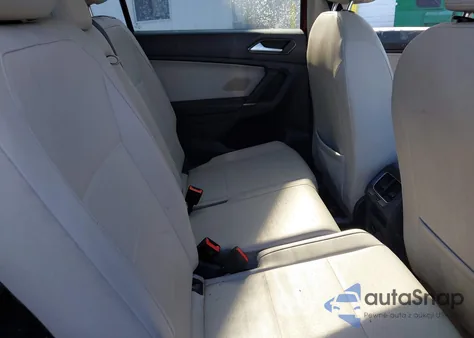 2018 Volkswagen Tiguan 2.0T Se/2.0T Sel z USA, uszkodzony, nr VIN 3VV2B7AXXJM221953